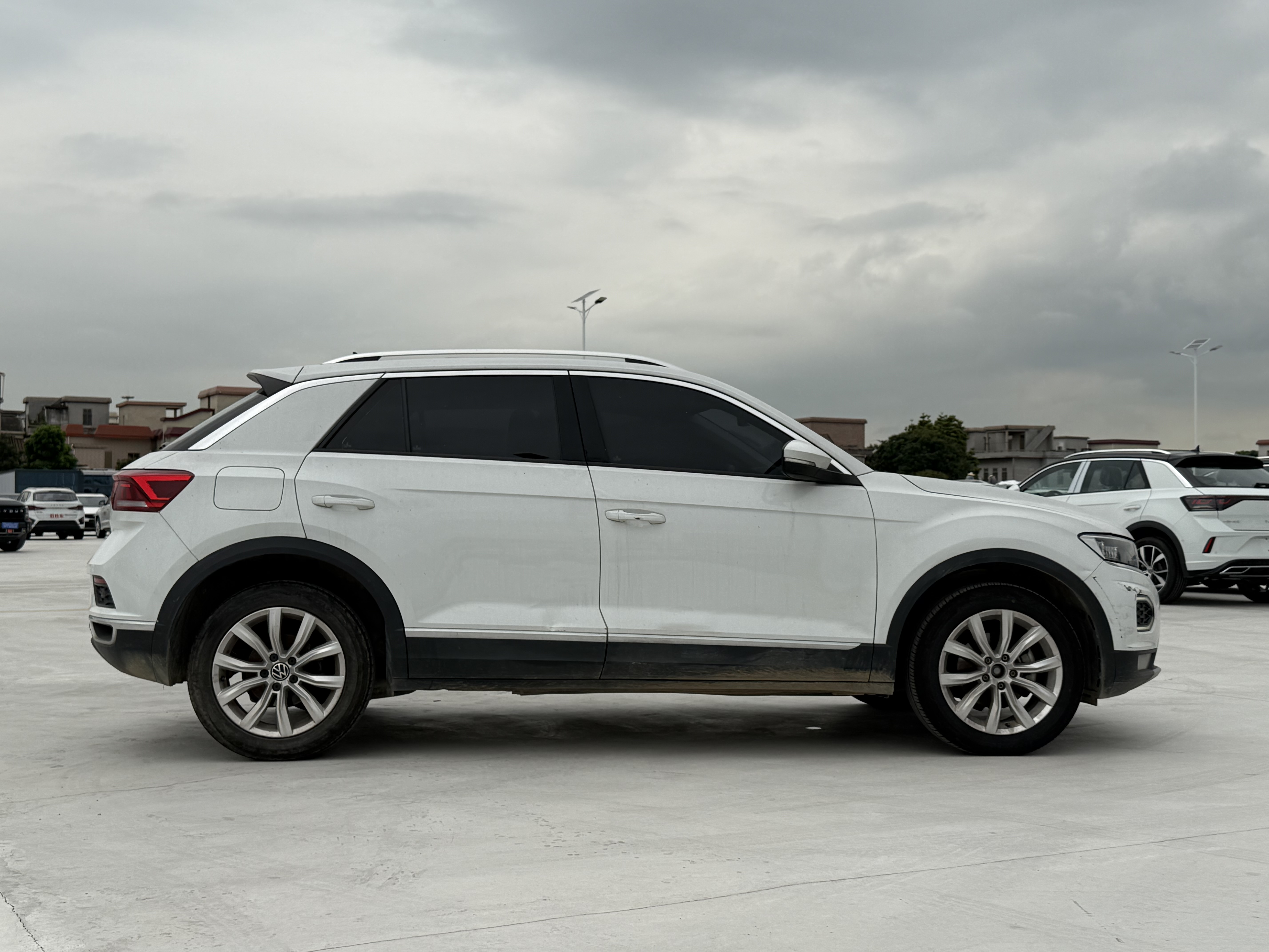 2023 Volkswagen T-Roc